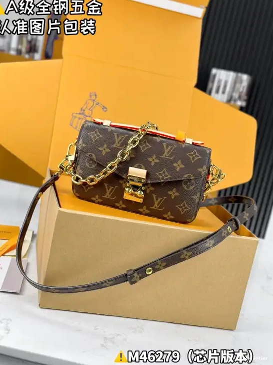 Cheap VUITTON EAST WEST METIS LOUIS POCHETTE 0501